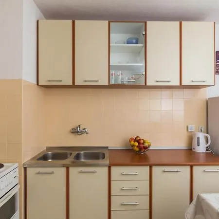 Thon - One-bedroom With Terrace And Garden View Appartement